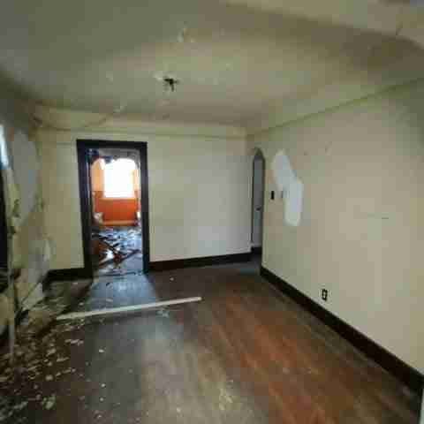 15045 manor (48).jpg